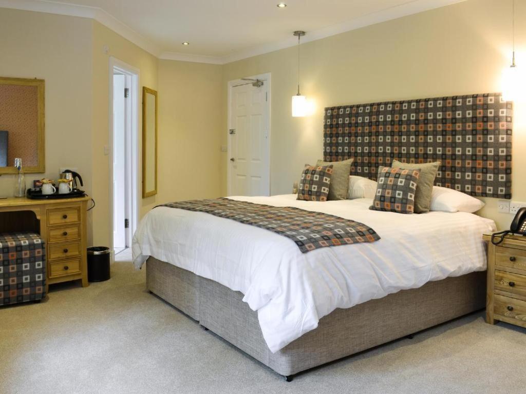 Roseberry House Bed and Breakfast Newcastle Emlyn Exteriör bild
