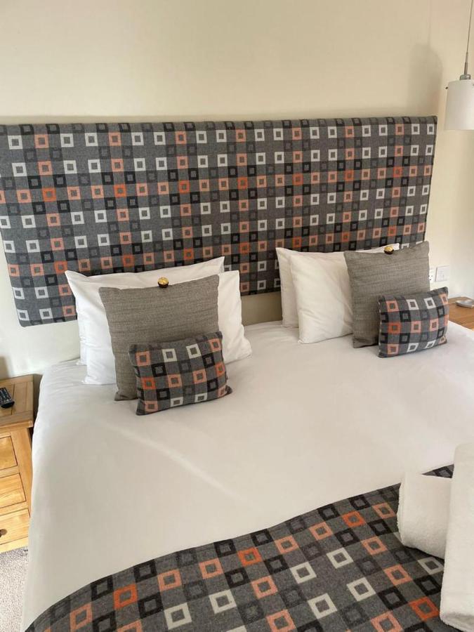 Roseberry House Bed and Breakfast Newcastle Emlyn Exteriör bild