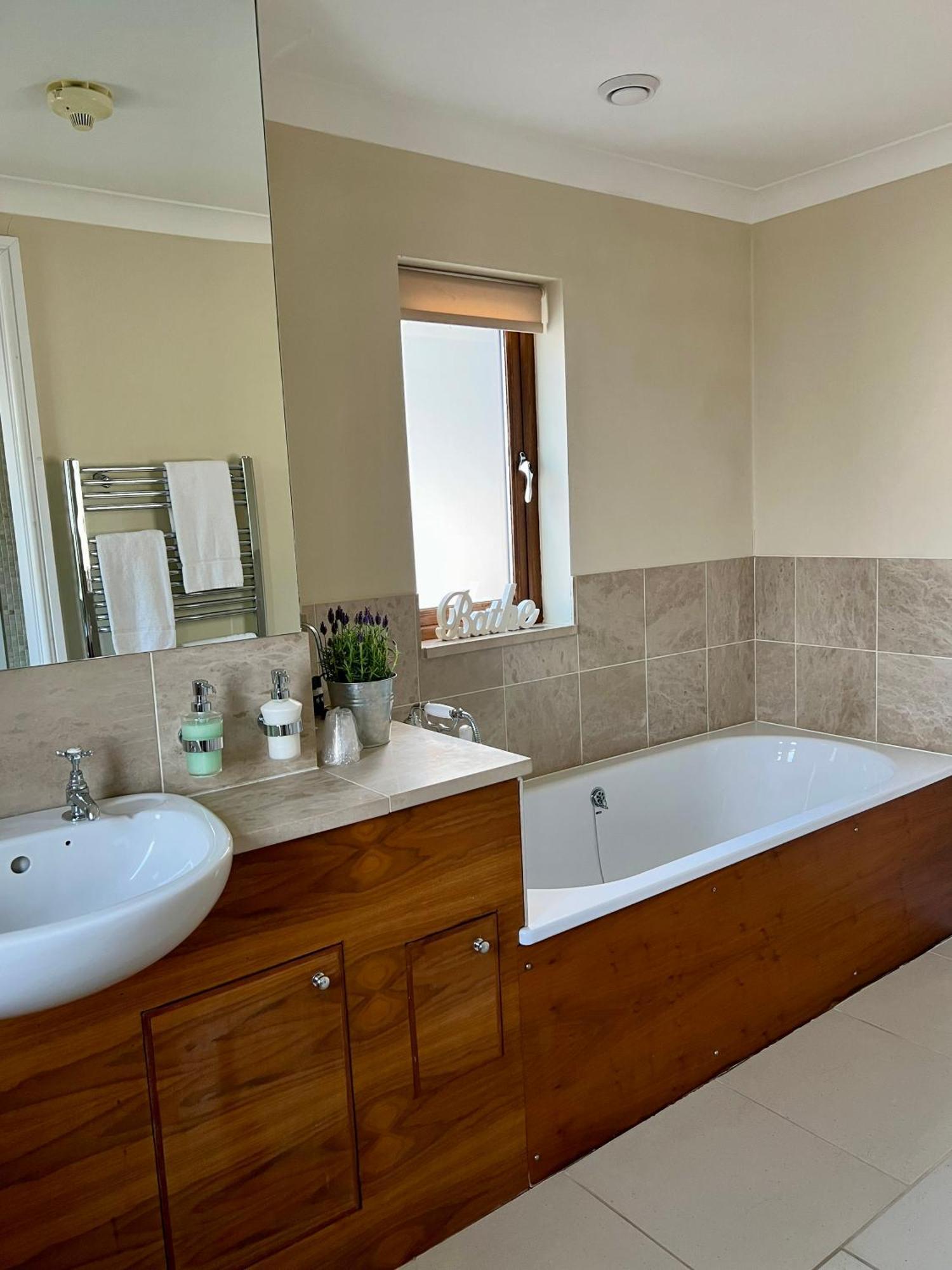 Roseberry House Bed and Breakfast Newcastle Emlyn Exteriör bild